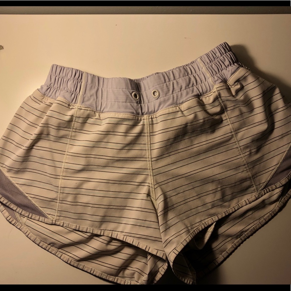 Cream Lululemon Hotty Hot Short Shorts